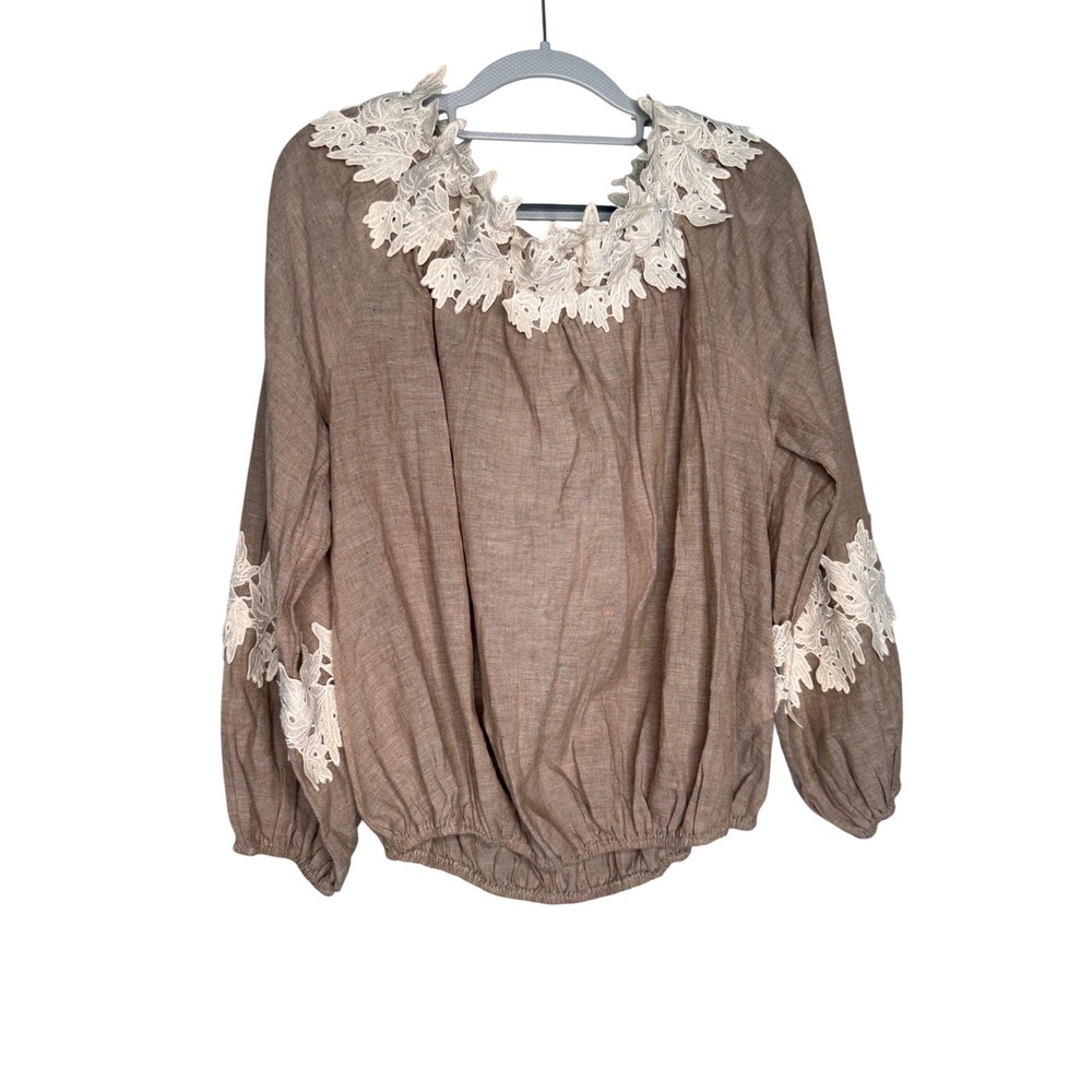 RYU:‎ floral trim embroidered boho peasant blouse